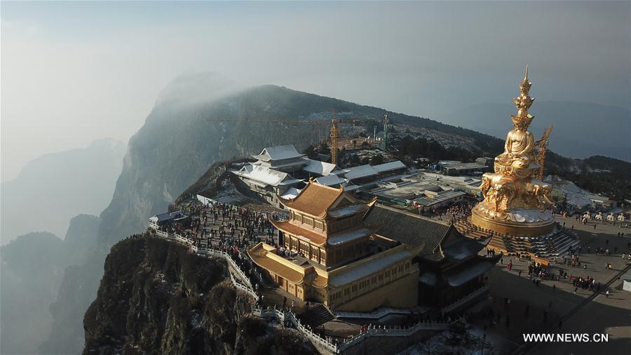 Chine : paysage du mont Emei dans le Sichuan