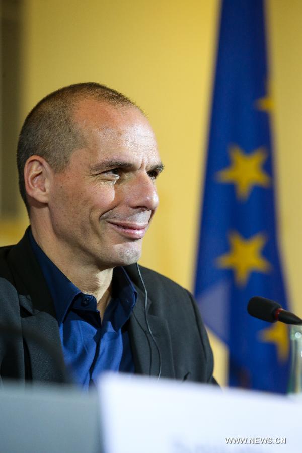 （国际）希腊财政部长瓦鲁法基斯提出辞职