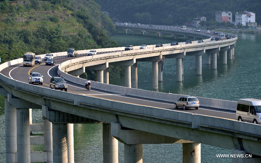 #（社会）（1）湖北兴山：“水上公路”竣工通车