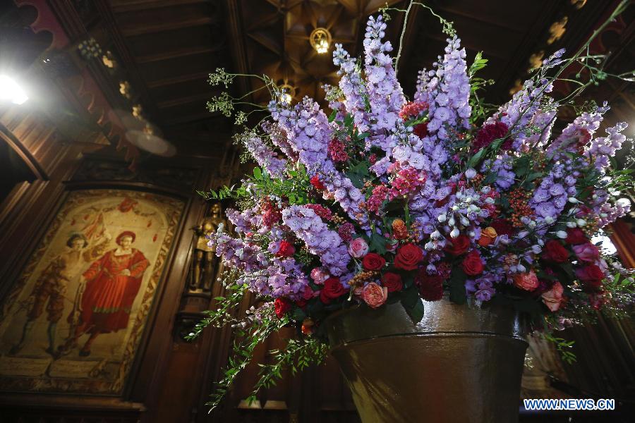 BELGIUM-BRUSSELS-CITY HALL-FLOWERTIME