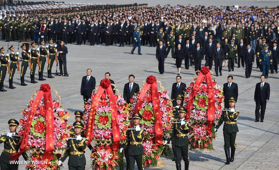（时政）（2） 烈士纪念日向人民英雄敬献花篮仪式在京隆重举行 