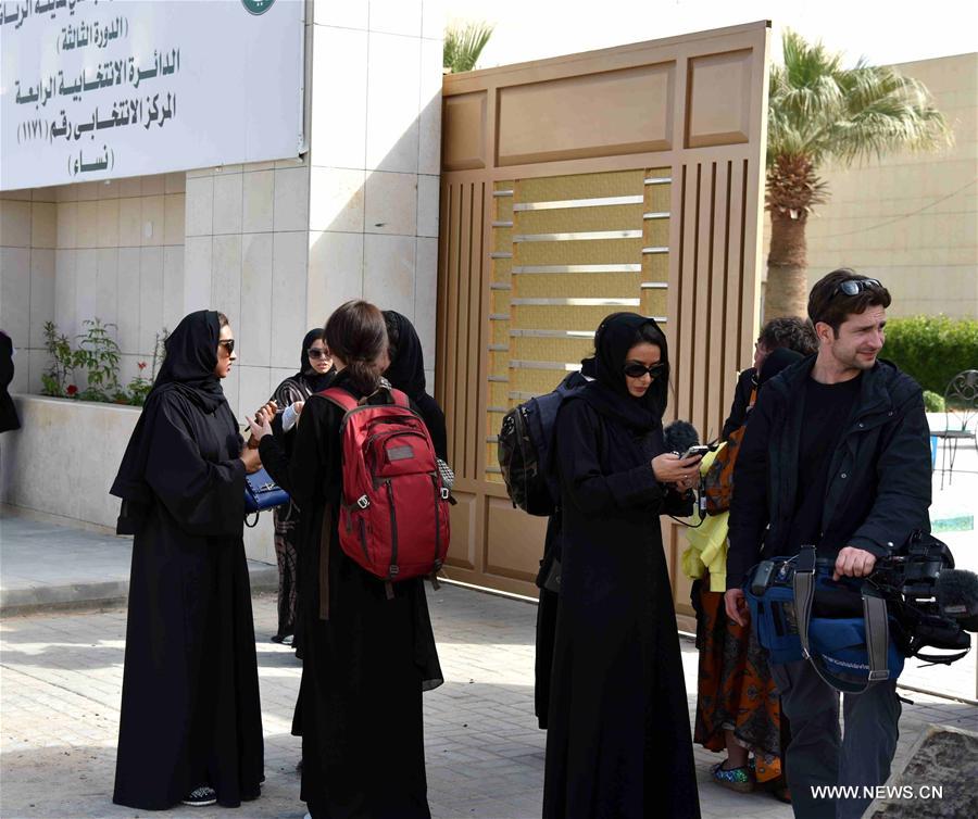 (国际）（2）沙特举行史上首次有女性参加的选举 