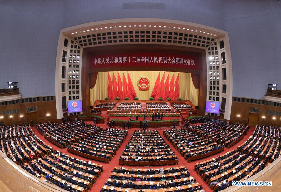 （两会·人大闭幕）（8）十二届全国人大四次会议在北京闭幕