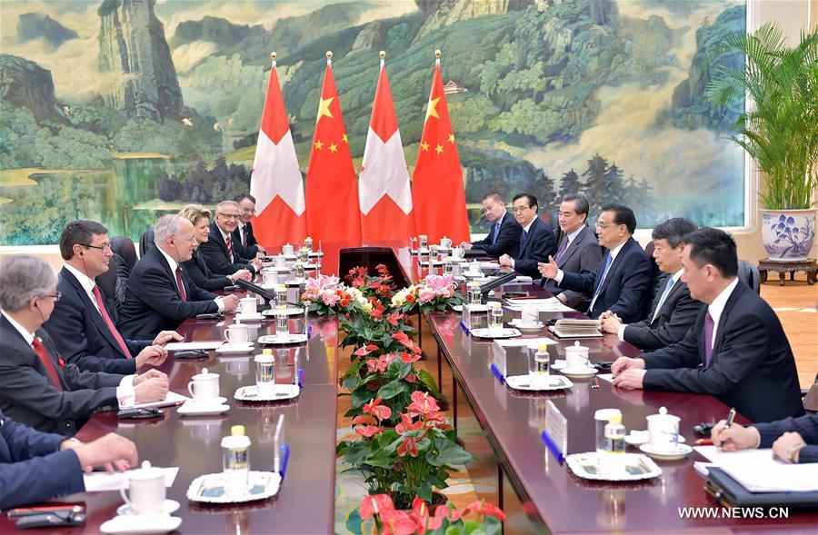 (XHDW)李克强会见瑞士联邦主席施奈德-阿曼