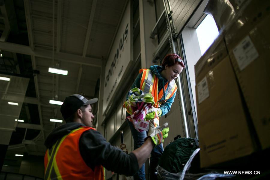 (国际)(2)加拿大林火灾民得到安置