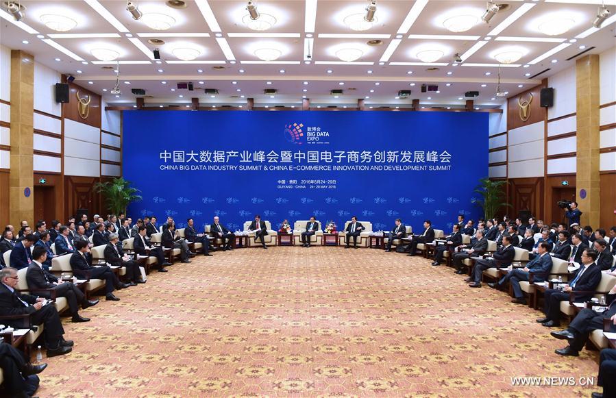（XHDW）（1）李克强同出席中国大数据产业峰会暨中国电子商务创新发展峰会的业界人士对话座谈
