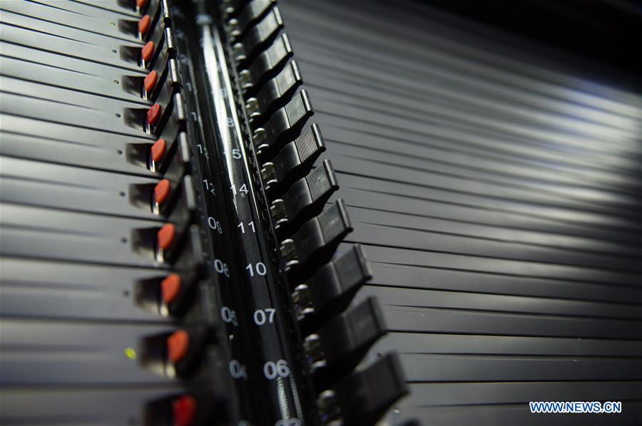 （新华全媒头条·世界最快超级计算机·图文互动）（3）开机一分钟 地球人算32年——揭秘全国产世界最快超级计算机“神威·太湖之光”