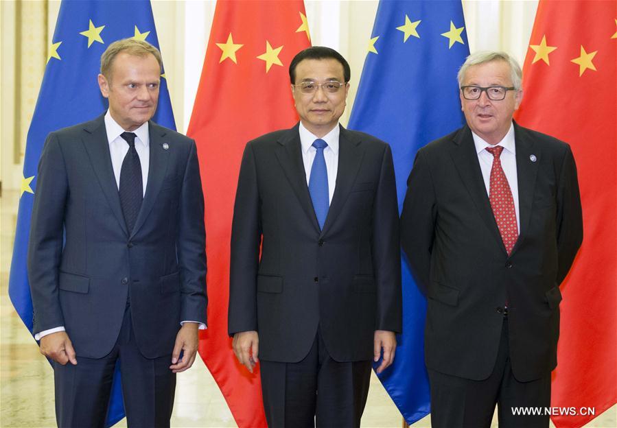 （时政）李克强与欧洲理事会主席图斯克、欧盟委员会主席容克共同主持第十八次中国欧盟领导人会晤
