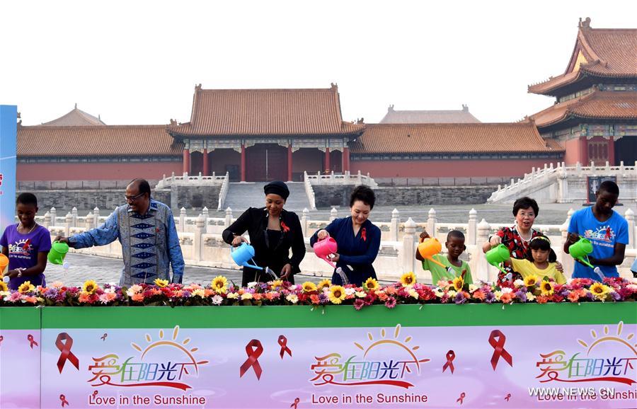 （XHDW）（3）“爱在阳光下——2016中非儿童北京夏令营”开营式在京举行