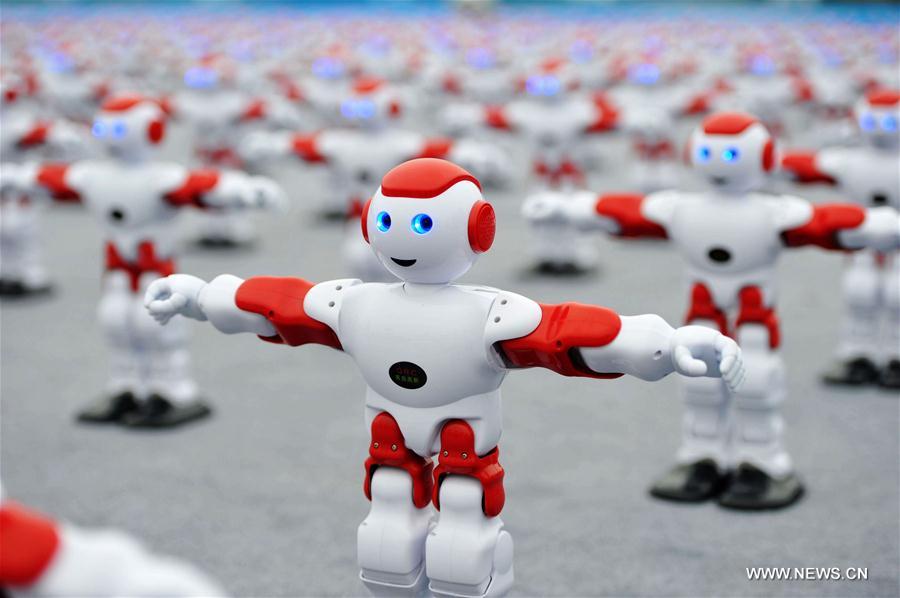 Chine : la danse synchronisée de 1.007 robots établie un record Guinness
