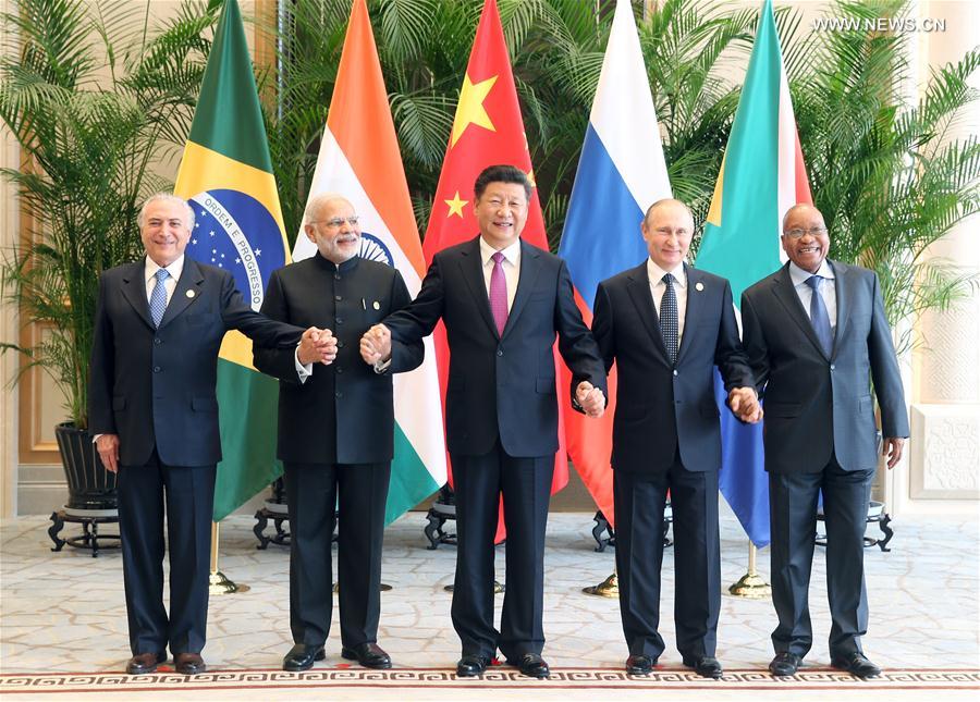 （杭州G20·时政）习近平出席金砖国家领导人非正式会晤
