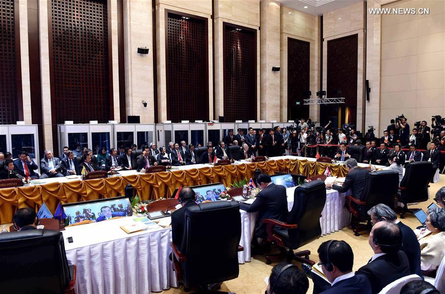（XHDW）（5）李克强出席第十九次中国－东盟领导人会议