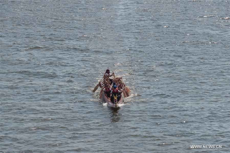 Egypte : course de bateaux-dragons sur le Nil