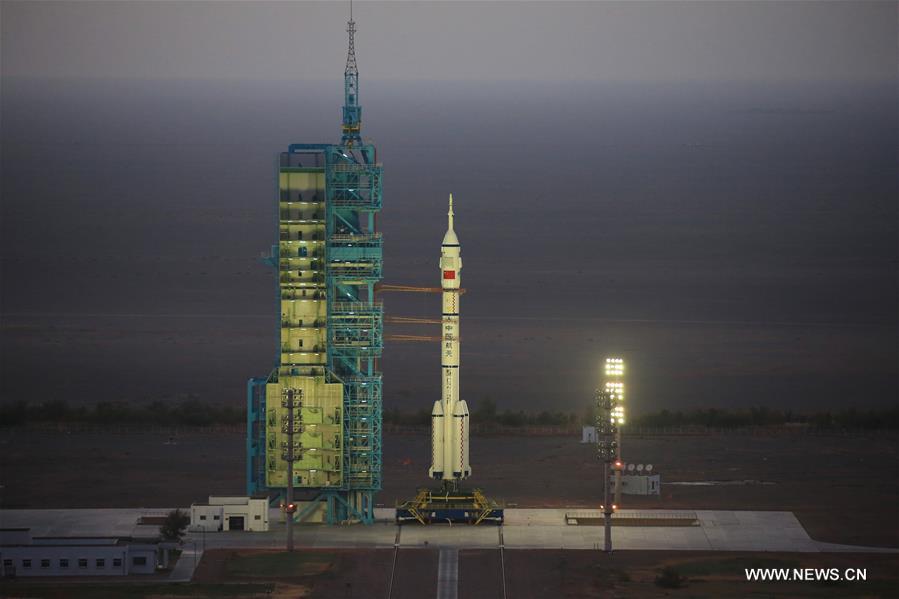 Chine : lancement du vaisseau spatial habité Shenzhou-11