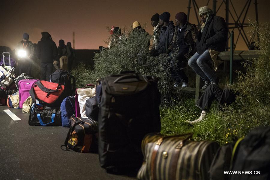 （国际）（3）法国开始清理最大难民聚集区 