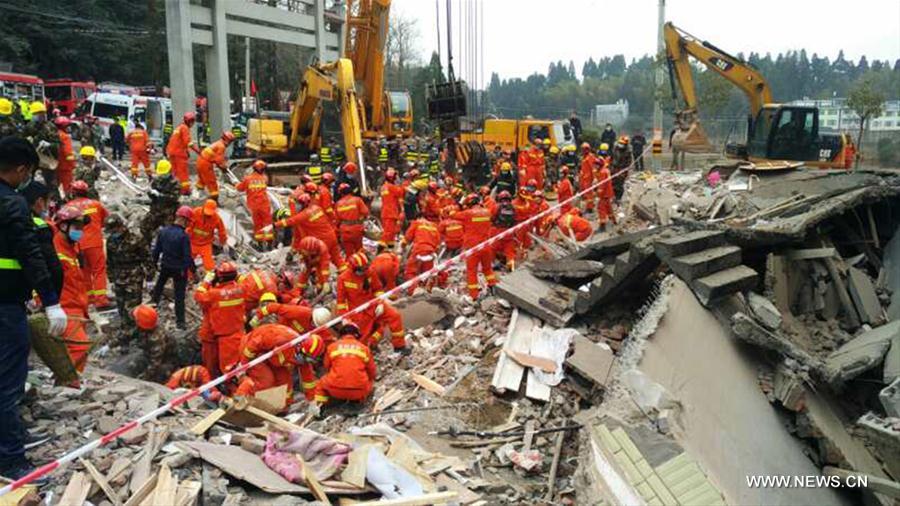 Chine : opérations de secours suite à l'effondrement d'immeubles dans l'est