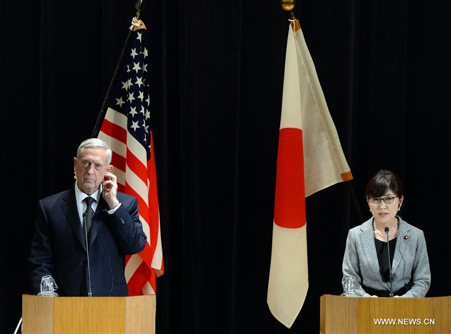 Visite au Japon du secrétaire américain à la Défense 