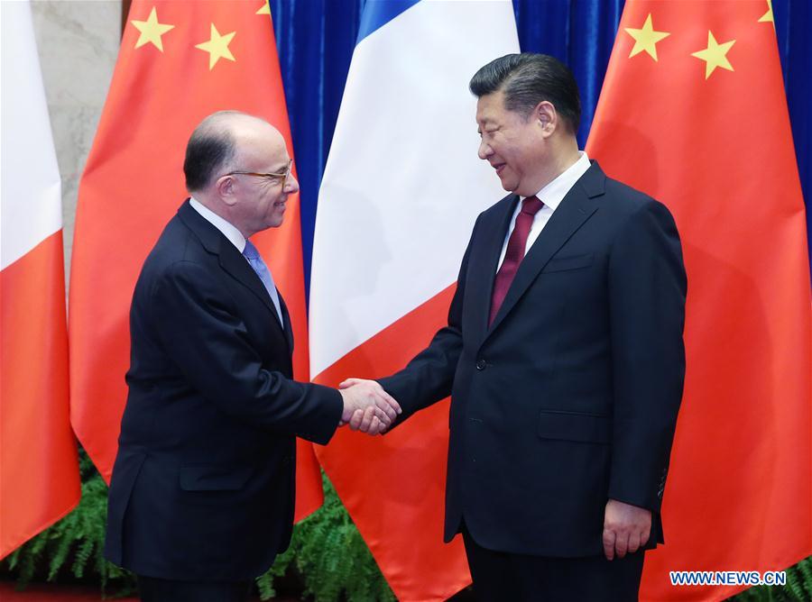 Chine/France : rencontre entre Xi Jinping et Bernard Cazeneuve à Beijing