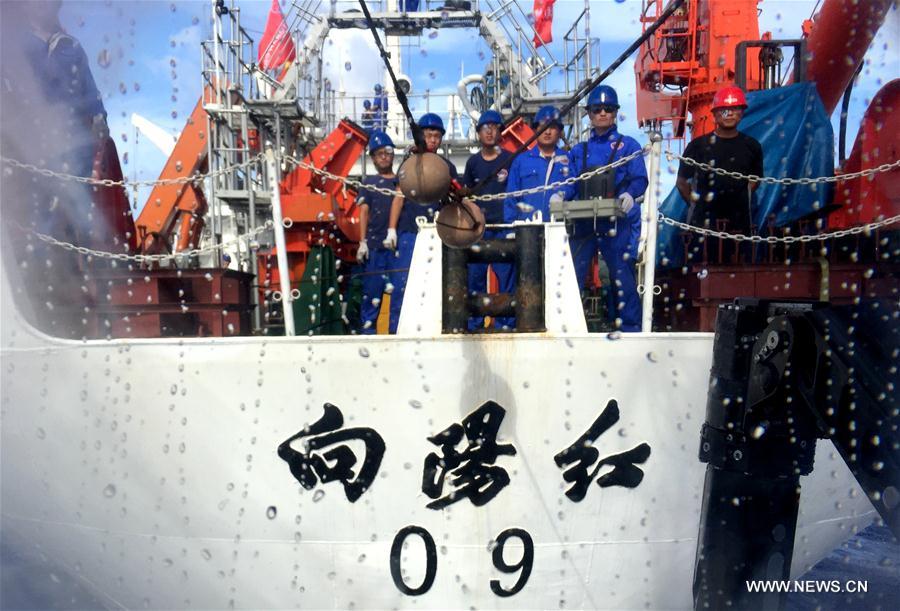 Le submersible chinois Jiaolong plonge à 4.811 mètres dans la fosse des Mariannes
