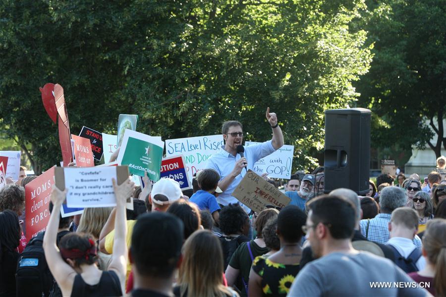 Manifestation à Washington contre le retrait des Etats-Unis de l'Accord de Paris