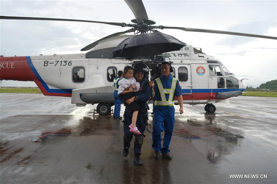 Chine : opérations de secours pour des touristes bloqués dans le sud