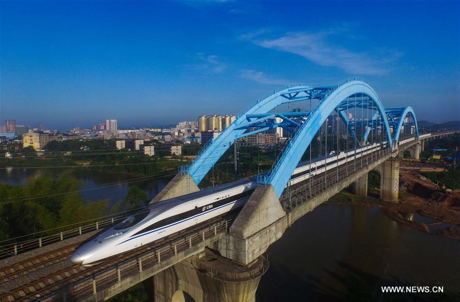 Chine : trains à grande vitesse au Guangxi