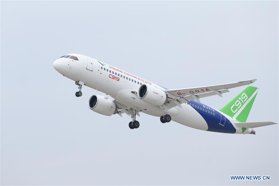 Premier vol longue distance de l'avion de ligne chinois C919