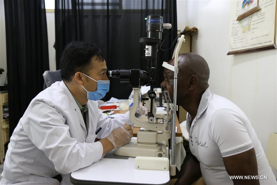 Les médecins chinois au chevet des patients au Mozambique