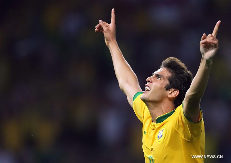 （体育·专题）（1）足球——巴西球星卡卡宣布退役
