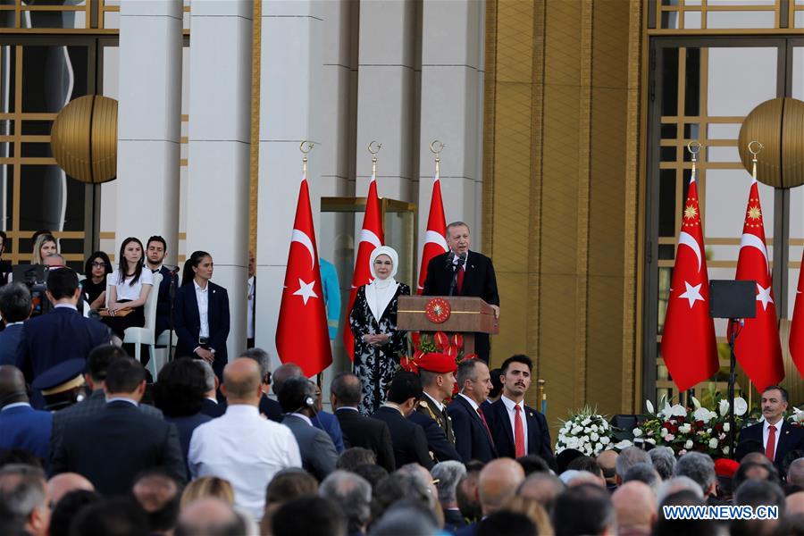Turquie : investiture du président Erdogan
