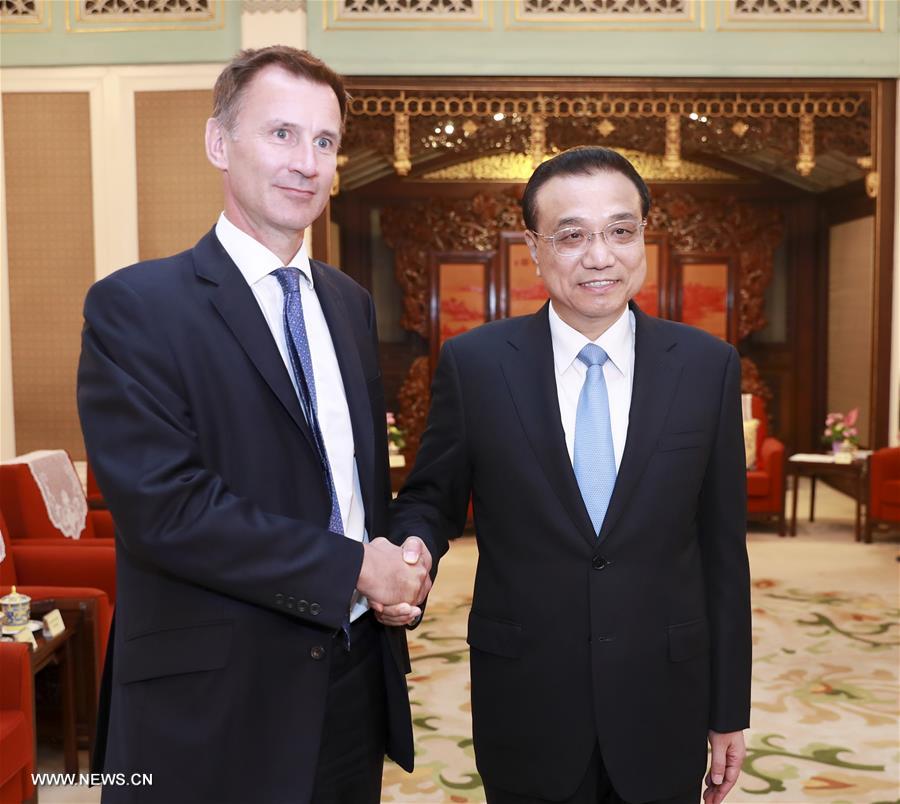 Chine : rencontre entre Li Keqiang et le ministre britannique des AE à Beijing