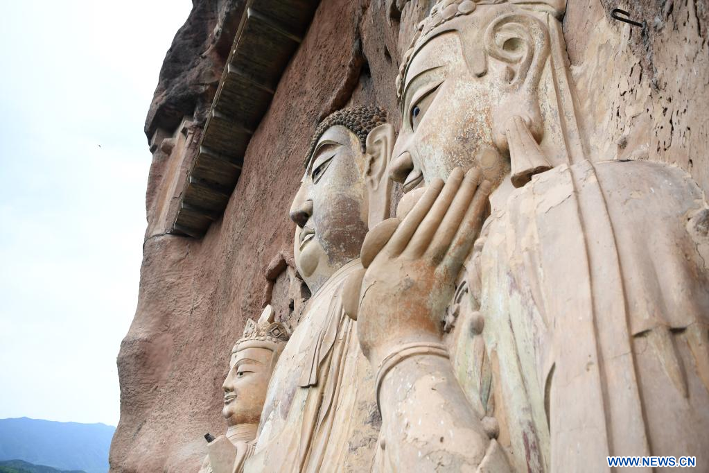 English: vue des grottes de Maijishan au Gansu – Xinhua