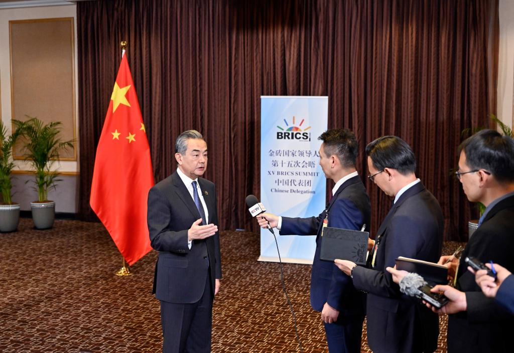 La visita de Xi Jinping a Sudáfrica fortalece la amistad tradicional China-África y construye un nuevo consenso sobre la cooperación Sur-Sur Spanish.xinhuanet.com