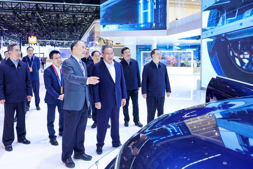 Chinese Premier Highlights Development of Smart, Connected NEVs – Xinhua