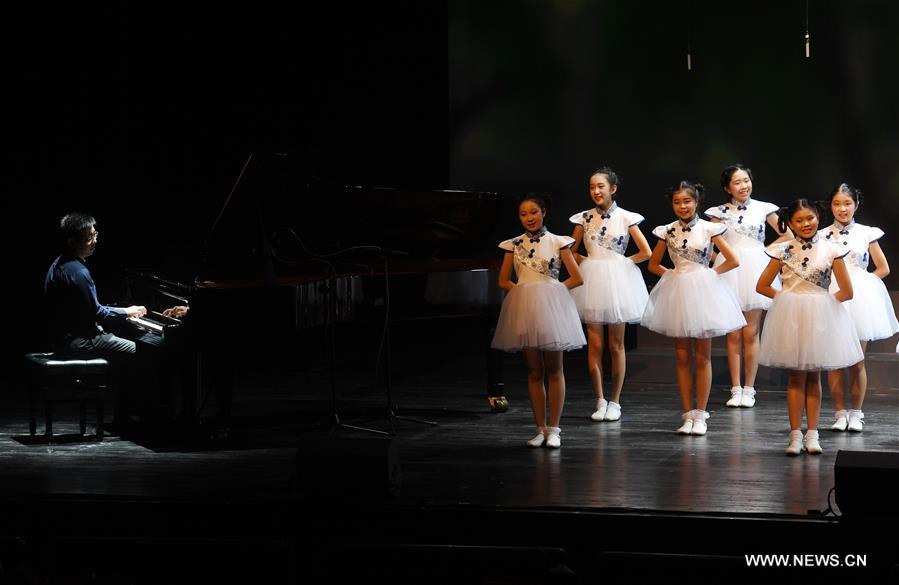 Chine : po&egrave;mes chant&eacute;s &agrave; Beijing