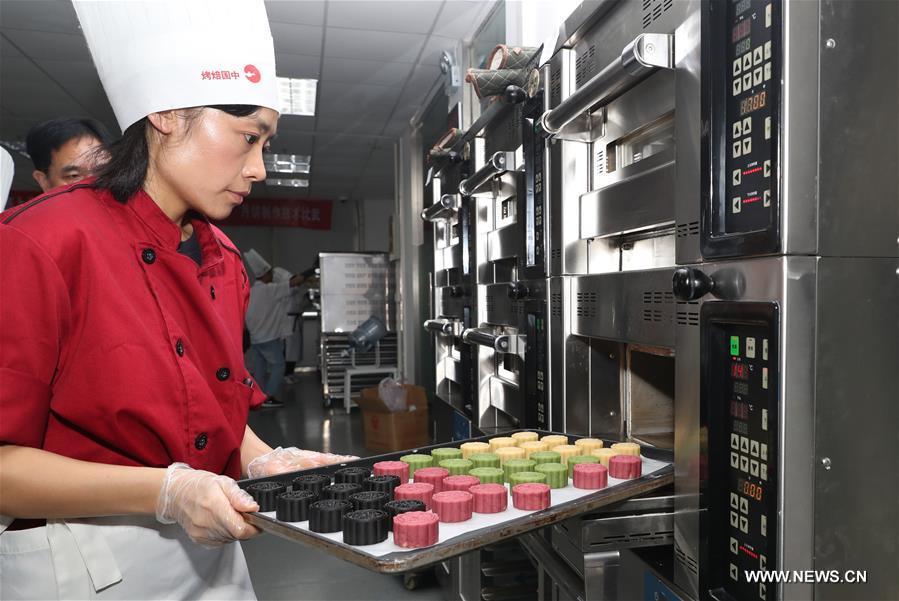 Chine : concours de g&acirc;teaux de lune &agrave; Shanghai