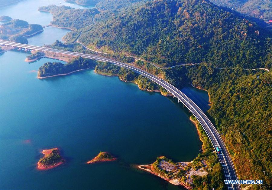 Chine : paysage automnal &agrave; Jiujiang 