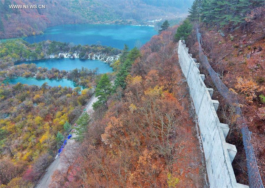 Chine : la reconstruction du parc Jiuzhaigou après le séisme