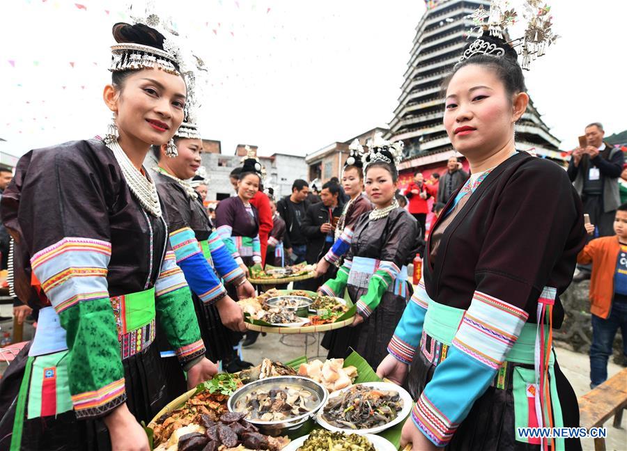 Chine : festival de la pêche au Guangxi