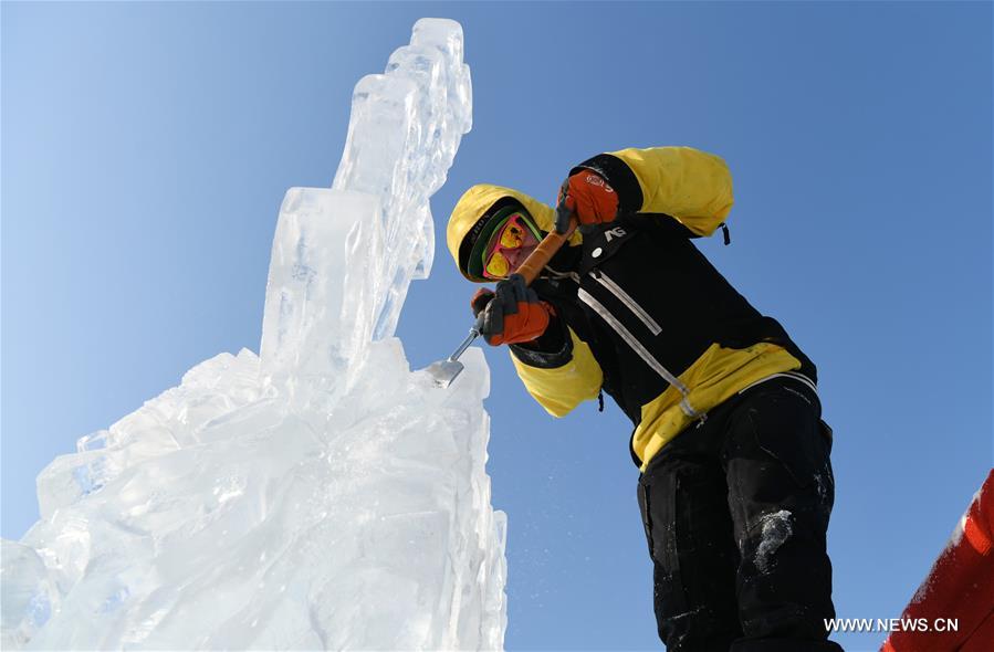 Chine : concours international de sculpture sur glace 