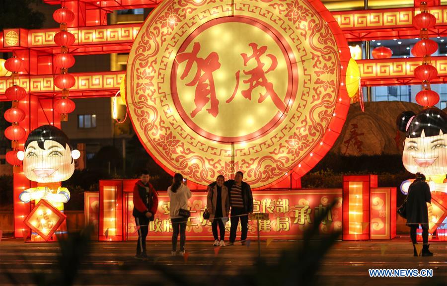 Chine : décorations de lanternes pour la fête du Printemps