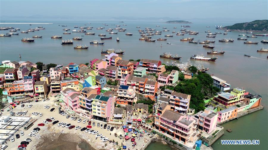 Chine : paysage d'un village de p&ecirc;che au Zhejiang