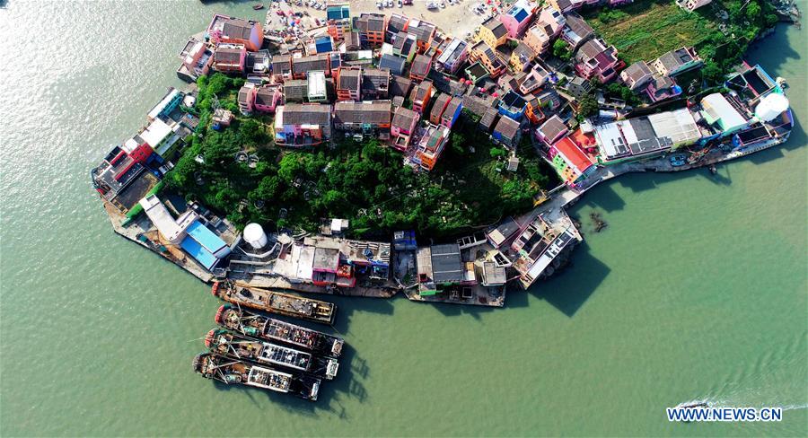 Chine : paysage d'un village de p&ecirc;che au Zhejiang