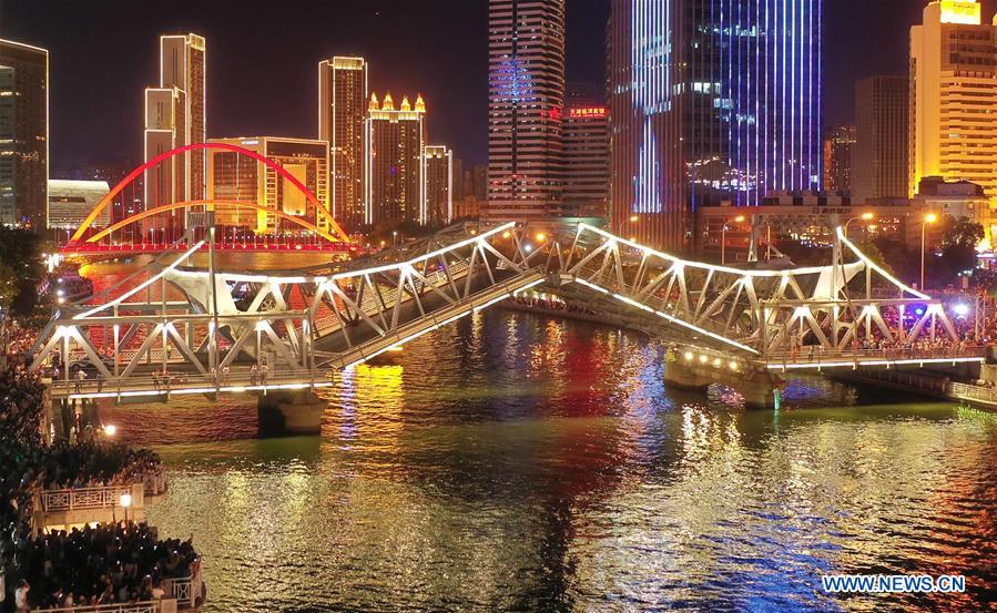Chine : le pont Jiefang &agrave; Tianjin
