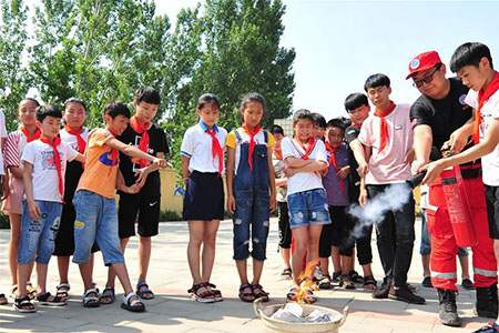 Chine : formation en matière de sécurité dans une école primaire du Hebei