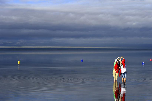 Chine : lac sal&eacute; Chaka au Qinghai