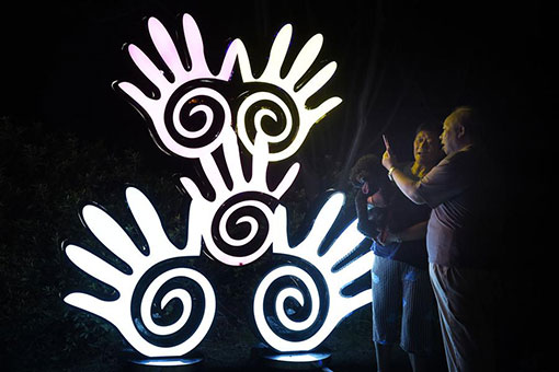 Chine: spectacle de lumi&egrave;re dans l'est