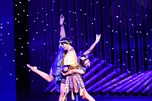 Un spectacle de danse dans le sud-ouest de la Chine