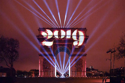 France: Un spectacle sur l'Arc de Triomphe pour c&eacute;l&eacute;brer le Nouvel an &agrave; Paris
