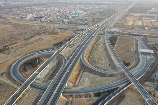 Ouverture d'une section de l'autoroute Beijing-Chongli